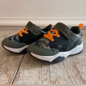 Carters Camo Sneakers Boy's Size 7 No Tie Shoes Little Kid Outdoorsy Easy On Off